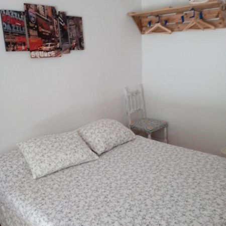 Habitacion Con Patio En Piso Compartido カペリャデス エクステリア 写真
