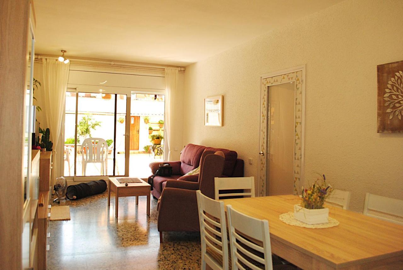 Habitacion Con Patio En Piso Compartido カペリャデス エクステリア 写真
