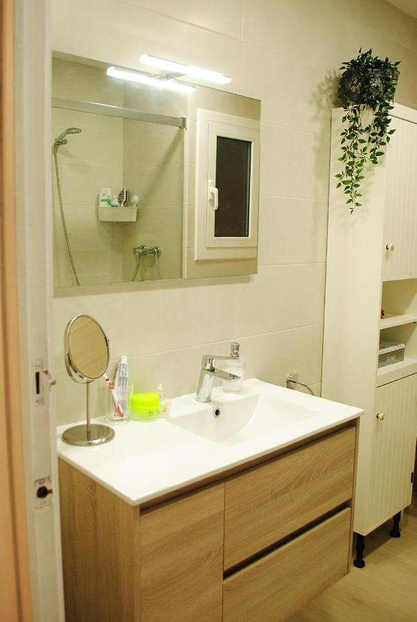 Habitacion Con Patio En Piso Compartido カペリャデス エクステリア 写真