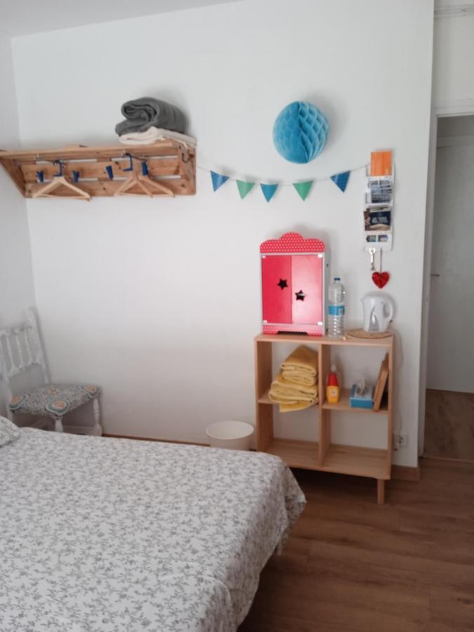 Habitacion Con Patio En Piso Compartido カペリャデス エクステリア 写真